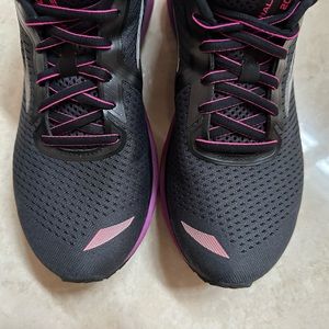 Brooks Women’s Adrenaline GTS 20 w/NEW INSOLES
